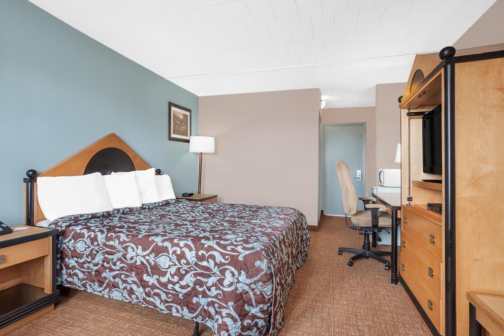 Belmont Inn Съдбъри Екстериор снимка