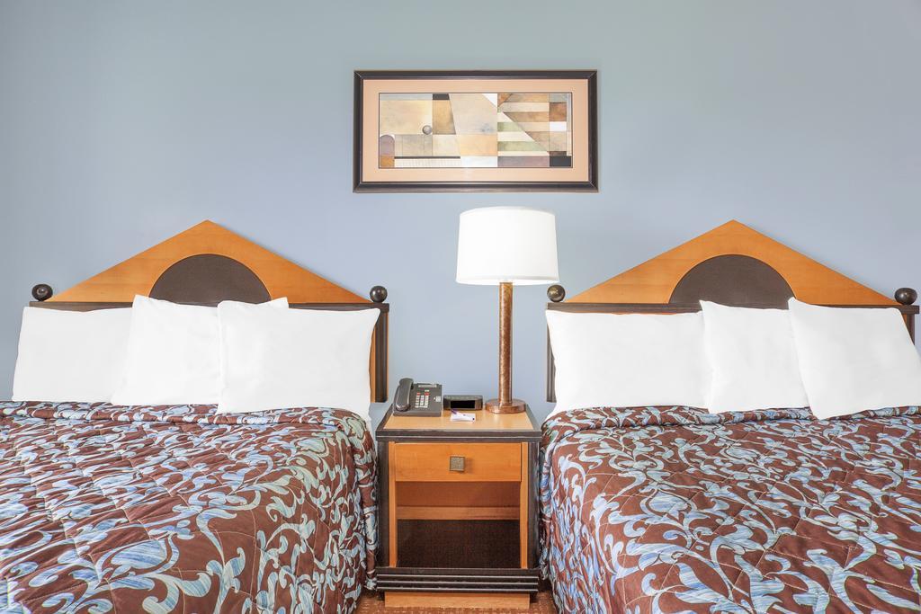 Belmont Inn Съдбъри Екстериор снимка
