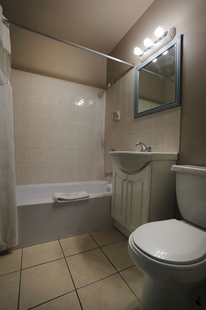 Belmont Inn Съдбъри Екстериор снимка
