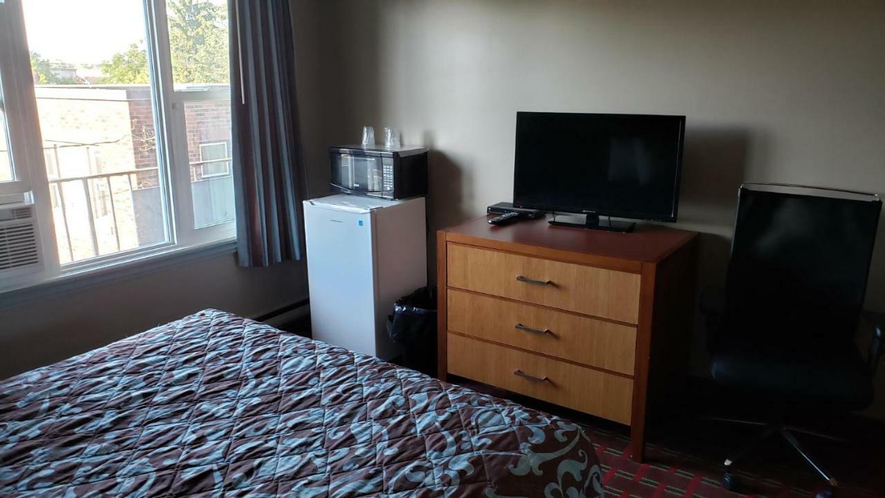 Belmont Inn Съдбъри Екстериор снимка